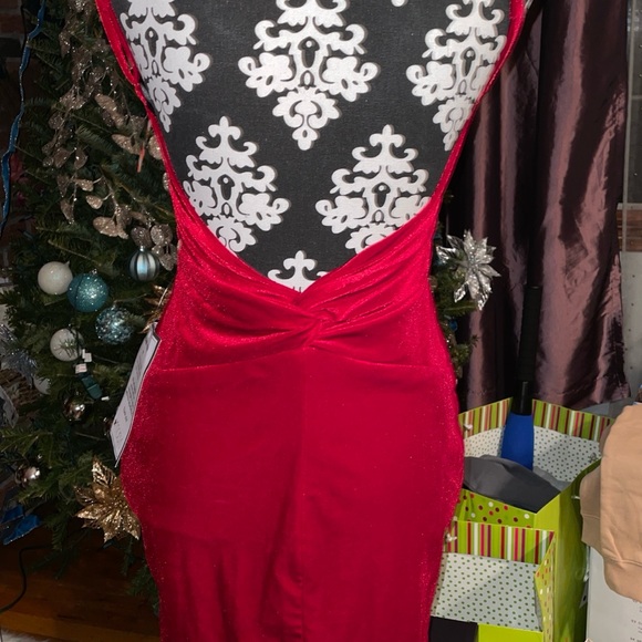Gorgeous Red Velvet Backless Dress - Picture 2 of 6